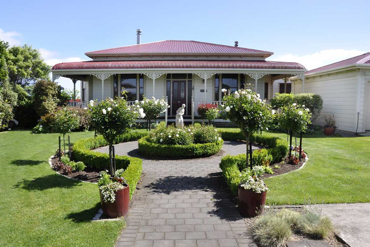 Villa Heights Bed & Breakfast | New Plymouth Accommodation
